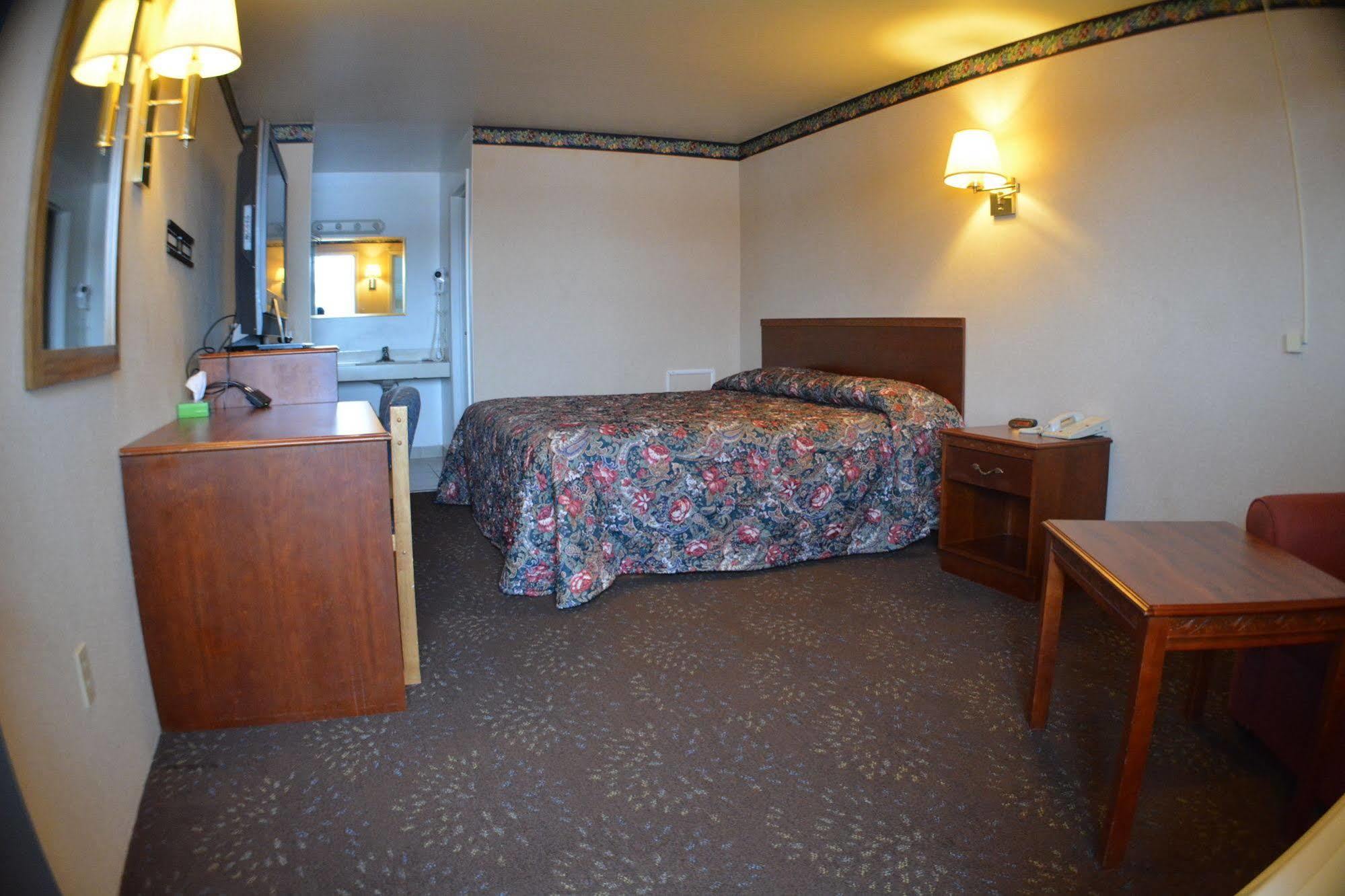 Chippewa Motel Mount Pleasant Esterno foto